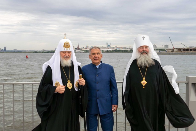 РПЦ поблагодарила Минниханова и митрополита Кирилла за организацию визита Патриарха