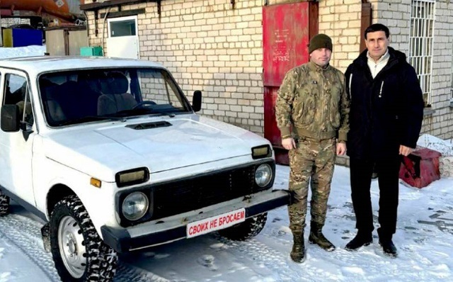 Чемпион России по автокроссу из РТ передал автомобиль военнослужащему