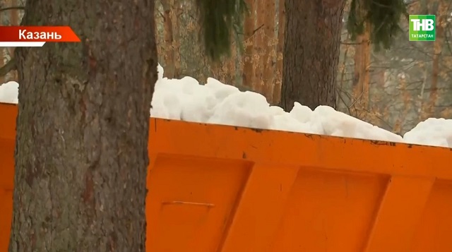 Почти 400 тонн снега завезли в Казань