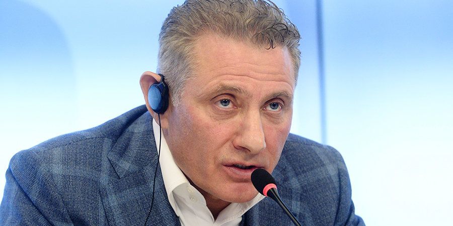 «Ротенбергская впадина»: кто в ответе за позорный рестарт COVID - чемпионата России по футболу?