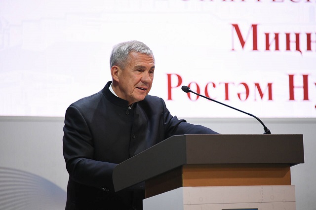 Минниханов заявил, что жители РТ должны знать татарский язык хотя бы на «обиходном уровне»