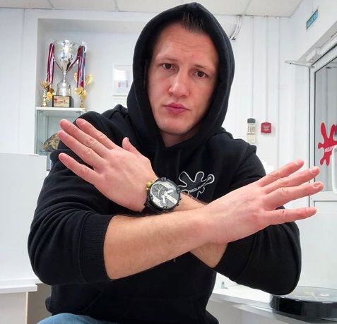 «Устрашающее видео»: боец ММА посмеялся над угрозами Соловьёва в адрес Уткина