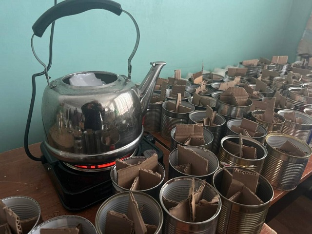 Школьники из Заинска изготовили окопные свечи для военнослужащих