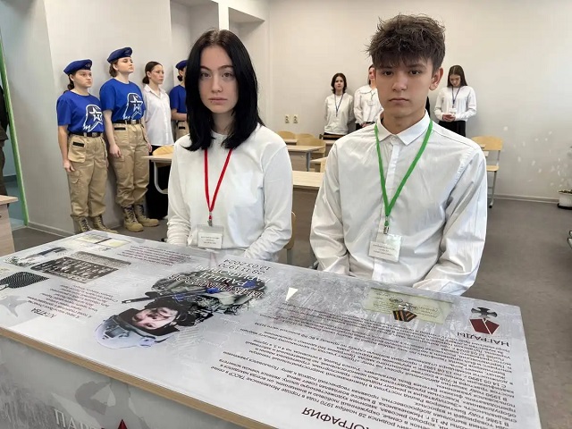 В нижнекамском колледже открыли «Парты Героев» в честь трех выпускников, погибших в зоне СВО