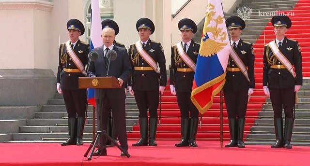 Путин обратился к подразделениям, обеспечившим порядок во время мятежа