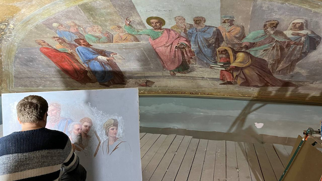 Реставрация фресок XIX века продолжается в Петропавловском соборе Казани