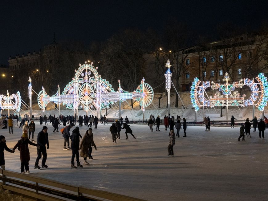 Каток в казанском парке «Черное озеро» завершает работу