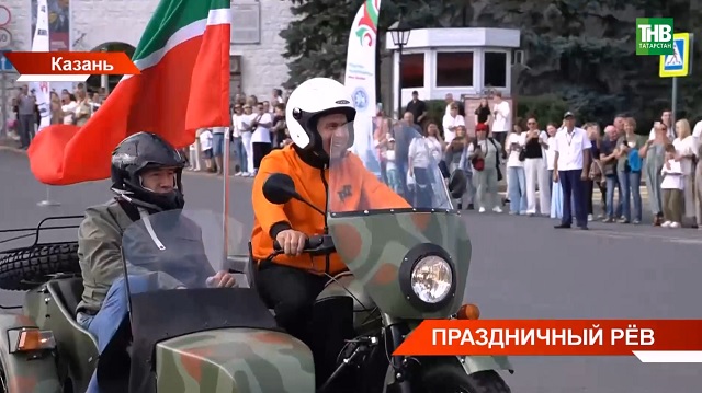 Минниханов принял участие в мотопробеге «Два Кремля» в Казани