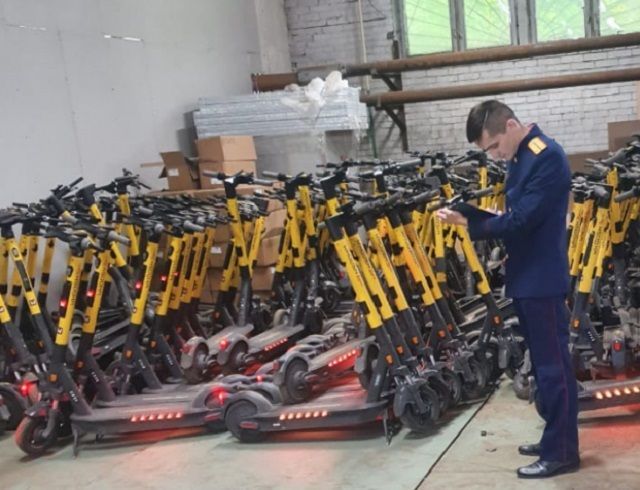 Власти Санкт-Петербурга объявили войну сервисам аренды самокатов