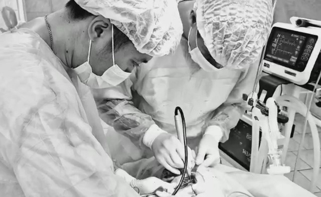 В Набережных Челнах врачи спасли мужчину, сломавшего челюсть при падении с лошади