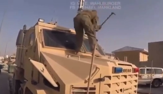 В сети опубликовали видео уничтожения техники и оборудования в аэропорту Кабула