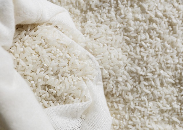 У пассажиров из Узбекистана изъяли семь килограммов риса в аэропорту Казани