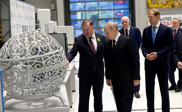 Путин анонсировал отсрочку для работающих в сфере ОПК призывников - видео