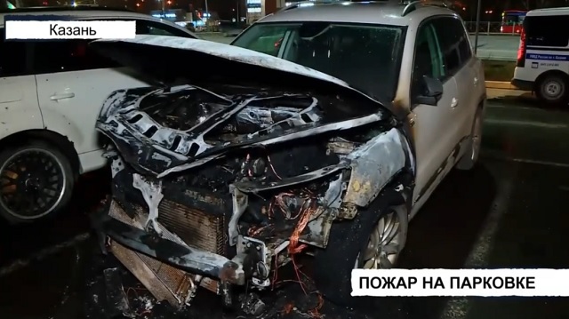 Казанда сәүдә үзәге янында машина янган