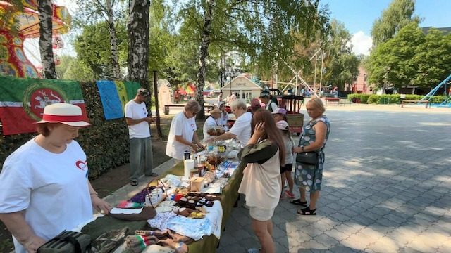 В Нижнекамске волонтёры провели мастер-классы в поддержку СВО