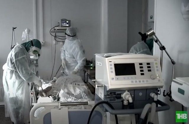 В Татарстане оказывающие помощь ковид-больным получили по 300 000 рублей