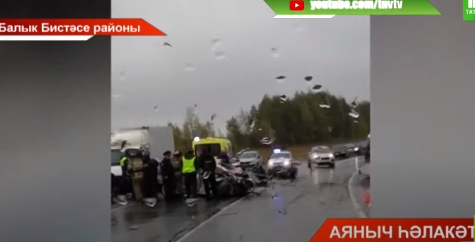 Балык бистәсе районында җиңел машина белән микроавтобус бәрелешкән