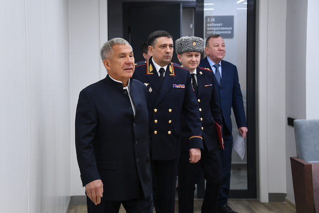 Минниханов посетил новое здание УБЭП в Казани