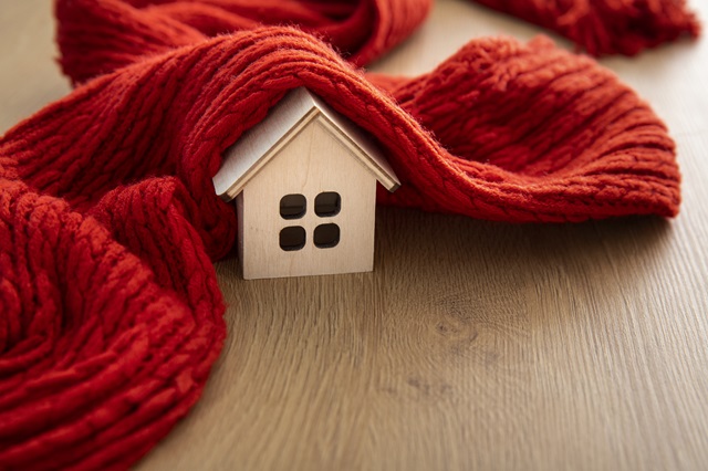 Как согреться дома до включения отопления, рассказала эксперт Боровская