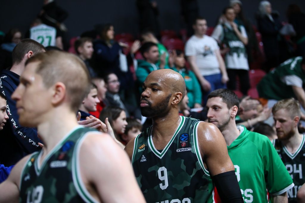 Американский баскетболист УНИКСа сравнил пандемию коронавируса в США и России