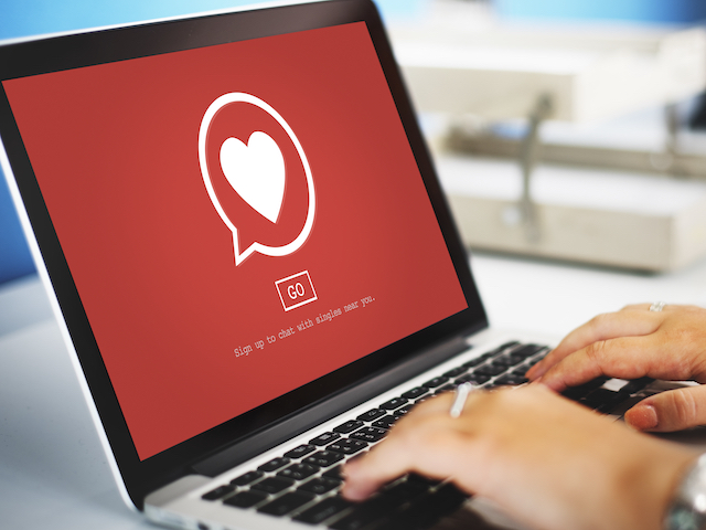 Более 540 000 рублей лишилась жительница Нижнекамска после интернет-знакомства