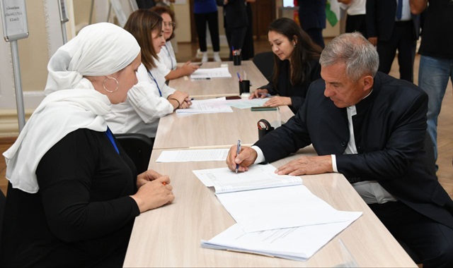 Минниханов проголосовал на выборах в Госсовет Татарстана