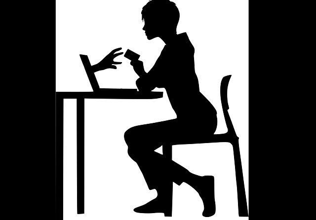 Казанда мошенниклар пенсионерны 300 мең сумга алдаган