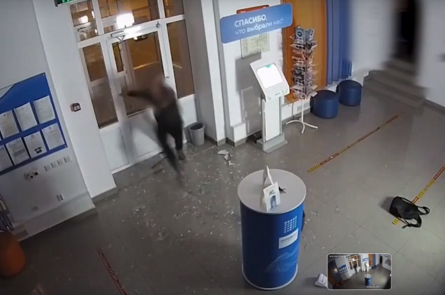 В Казани задержали дерзких грабителей, опустошавших по ночам салоны сотовой связи – видео