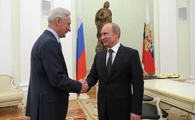 Владимир Путин Зиннәтулла Билалетдиновны Александр Невский ордены белән бүләкләде