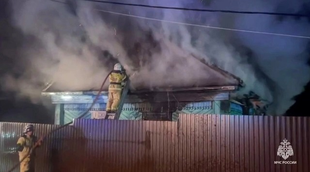 Трагедия в Азнакаево: при пожаре в частном доме погибли два человека