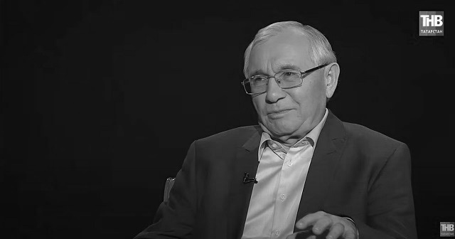 Бүген Татарстанның халык шагыйре, язучы, күренекеле дәүләт һәм җәмәгать эшлеклесе Разил Вәлиевкә һәйкәл ачылды