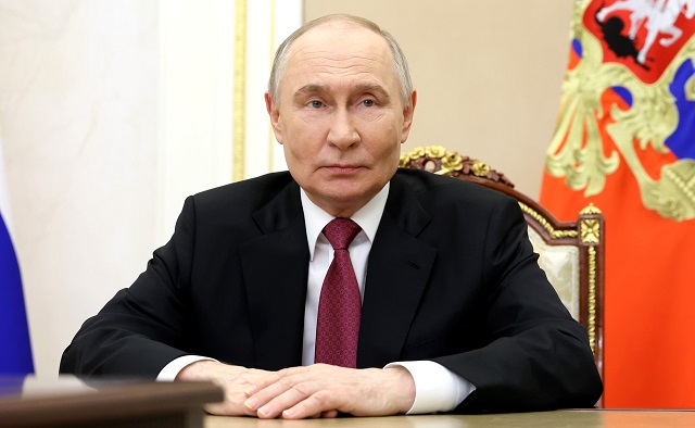 Путин заявил, что «днем и ночью» получает доклады о ситуации на фронте