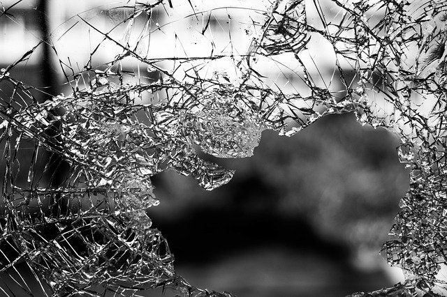 В Казани студентка выпала из окна общежития