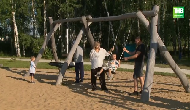 В нижнекамском дворе провели праздник добрососедства