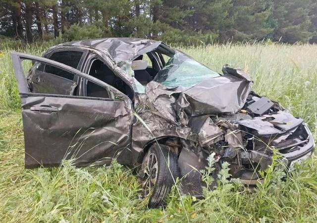 «Лада» перевернулась на трассе в РТ: 39-летний водитель скончался по пути в больницу