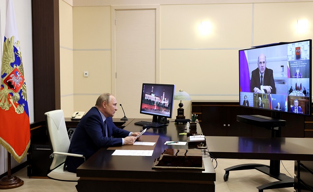 Путин заявил о позитивной динамике в строительстве и сельском хозяйстве России