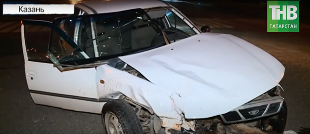 В Казани в результате столкновения двух иномарок серьезно пострадала 3-летняя девочка – видео