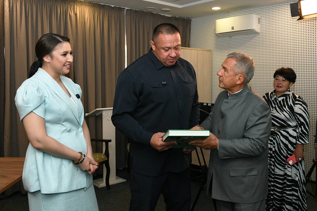 "Милләт җыены": Россия чемпионы Михаил Кокляев "Уфтанма" җырын башкарды