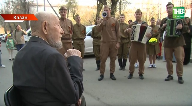 Казанда "Ветераннарның йорты янында парад" дигән акция башланды