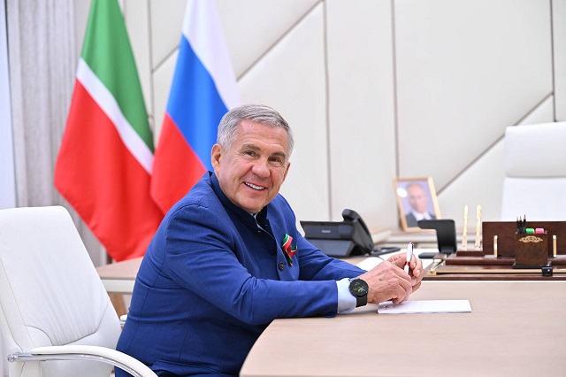 Минниханов посетил поликлинику «Нижнекамскнефтехима» после модернизации