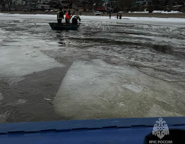 72-летнюю жительницу Татарстана спасли из полыньи на Волге