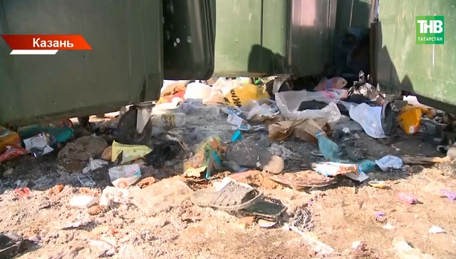 Отходы копятся неделями: в Казани обострилась проблема с вывозом мусора