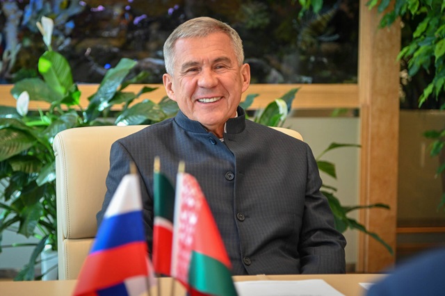 Рустам Минниханов поздравил татарстанцев с Ураза-байрамом