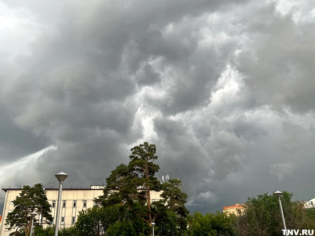 Формируются за считанные минуты: татарстанцев предупредили о шквалах и смерчах летом