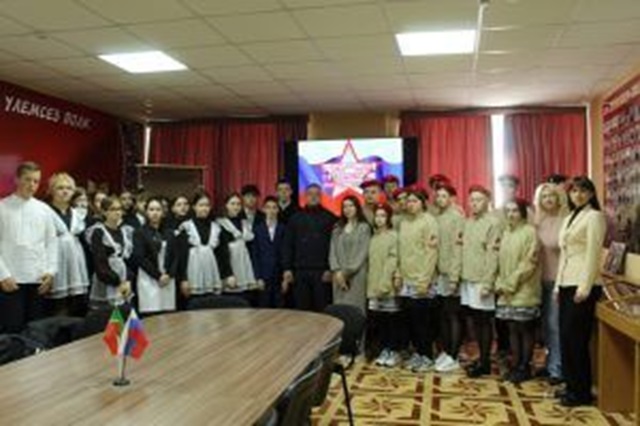 Участник СВО провел встречу с учащимися Новошешминского района