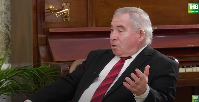 Шагыйрь, галим Рифат Җамал: “Диванда яту җиңел, аннан тору кыен булачак”