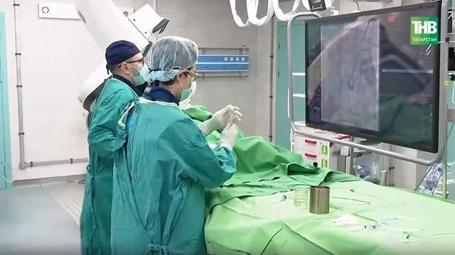 Давление достигло 280, лопнул сосуд головного мозга: многодетную мать спасли в Набережных Челнах