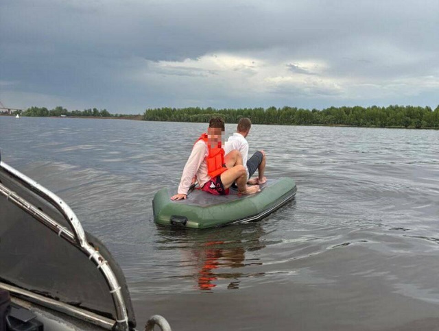 Два брата перевернулись на лодке на Каме в Татарстане