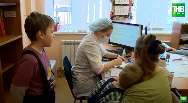 В Татарстане 701 ребенок вакцинировался против коронавируса