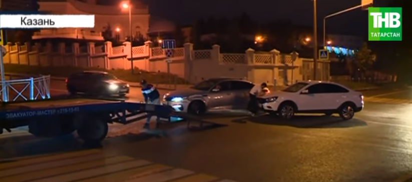 В Казани житель Воронежской области спровоцировал крупную аварию на улице Профсоюзной (ВИДЕО)